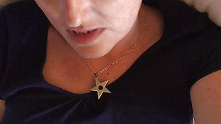 Masturbating to Orgasm in a Las Vegas Hotel Room with Some Chilled Chitter Chatter