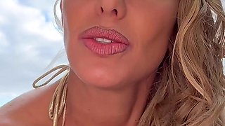 Fucking the Hot Bimbo Taylor Vixxen in My POV