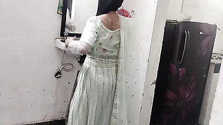 Step sister ko nanga kar ke jabar dasti pela