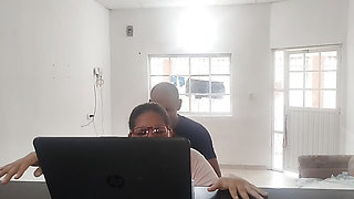 Housewife pays a technician with a good blowjob and a hard and rich fuck while her husband works