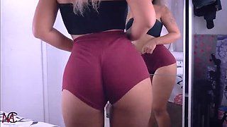 Blonde Teen Mari Shows Off Her Big Ass in Sexy New Shorts