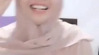 Indo Hijab Gurl - Moore Video of her? Description of the check