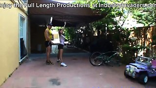 Sexy MILF Gives Amazing Blowjob