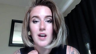 Hot amateur webcam teen masturbates for their fans