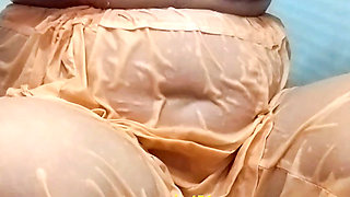 Desi Indian saira aunty Bathing, Indian women Bath, Housewife Bathing and Washing Her Tight Pussy with Soap