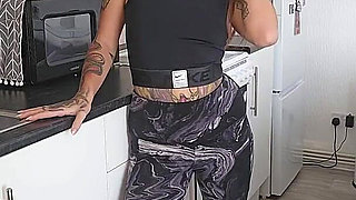 Pee Desperation in My Gym Leggings