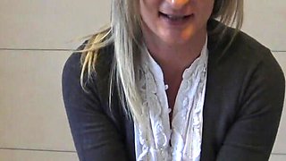 Student in-aneta Pissing