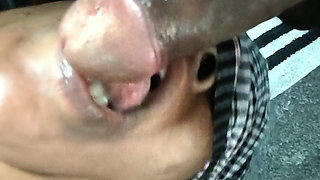 Sicking aunty showing her pussy