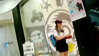 UPSKIRT TEEN JAPANESE SCHOOL GIRLS 逆さパンチラ盗撮