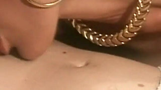 Moana Pozzi in: Desiring Moana