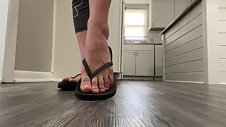 Flip Flop Modeling and Dangling Natural Toes