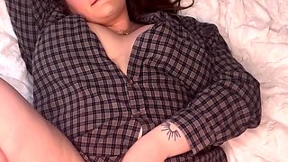 Leann amateur beautiful brunette with big boobs