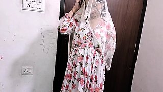 Beautiful Indian Desi Housewife Seducing Husband Desire