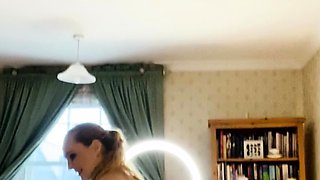 Webcam milf with breast milk live hardcore masturbate