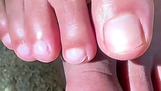 Step-mommy Shows off Her Feet While Outdoors