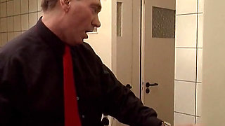 Gilf's bathroom surprise