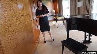 Une Voleuse Francaise Surprise De Voir Notre Amie Se Faire Baiser Hard En Anal Et Nous Rejoint !!!