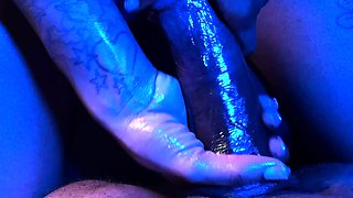 Close up fuck girl in big cock