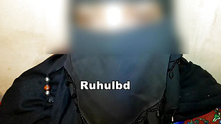 A burqa-clad girl from Saudi Arabia comes to the house to fuck for money.