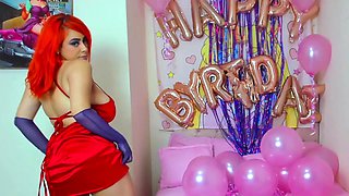 Redhead babe shows her big boobs
