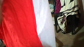 Mallu Girl Rubs Her Husband's Penis and Squirts Milk