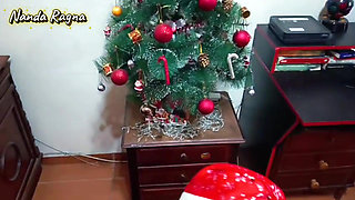 She gave her boyfriend her Christmas ass just so she wouldn't have to buy a gift