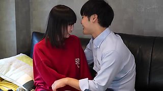 キュートな笑顔の黒髪清純派美女がキスとフェラのラブラブエッチ