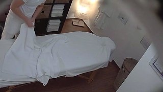 Asian jerks the masseuse off
