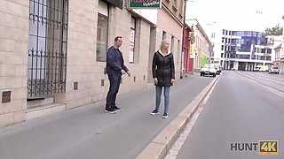 Hunt4k. blondie stops fighting with boyfriend because stranger gives cash