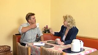 Guy fucks amateur German mature