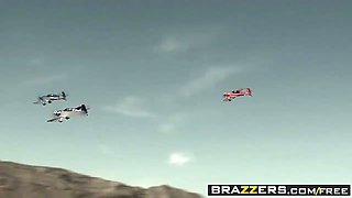 Hot cougar (Lisa Ann, Jordan Ash) fuck in top dangled a sex parody - brazzers