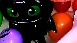 Yvie Lowe - Halloween Balloon Party