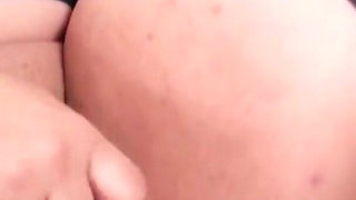 Kin Scott playing in the lounge