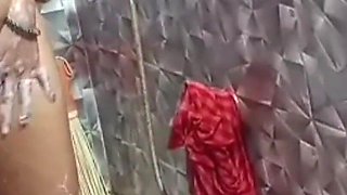 Hot Indian School Girl Viral Mms, School Girl Full Naked Taking a Shower in the Bathroom Homemade Video