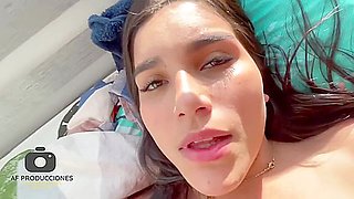 Engano A Mi Hermanastra Y Me Hago Pasar Por Su Novio Para Terminar Follandola Muy Rico Y Se Corre