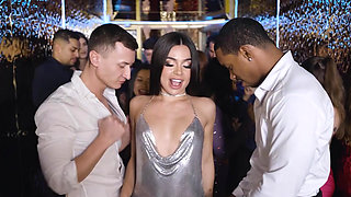 Public threesome with hot Martina Smeraldi