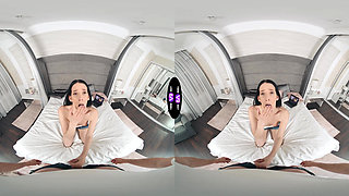 Jasmine Jayne gives dude a blowjob - TmwVRnet