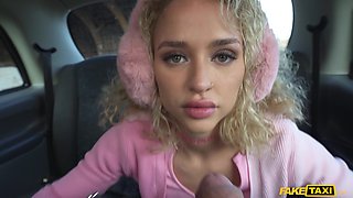 Blonde sweetie Geishakyd makes a cock disappear in her pussy