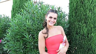 Claudia, 23, there is a "but"... - Jacquie et Michel TV