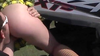 Teen babe fucked in the open field