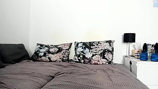 Young amateur teen in solo masturbation getting kinky