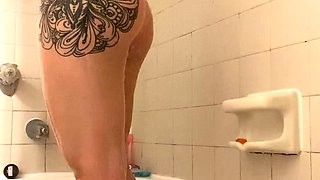 Cute amateur brunette naughty in solo jerking show on camera
