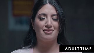 Hot teacher, horny for young cocks seduces a student who is eager to fuck her pussy