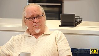 Daddy4k. spoon posture feels the greatest when cheating