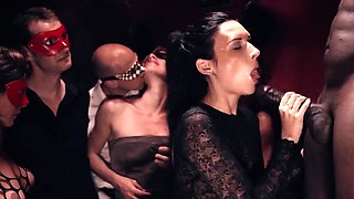 Hardcore orgy in a parisian swinger club