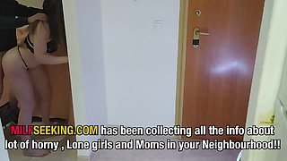 Indian beauty captivates with daring hotel passion in thrilling intimate play