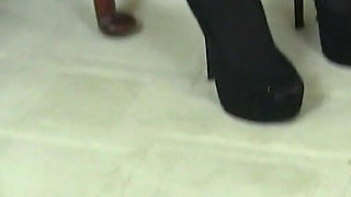 British Mature MILF Lelani Shows Her Hot Body & Stuffs Her Pussy