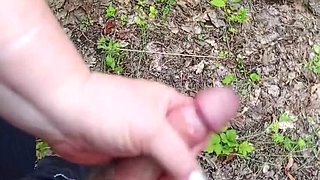 Hot Russian MILF sucks dick in park and swallows cum - Zona901