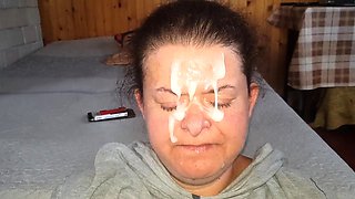 Cum fetish obsessed housewife rewarded with hot facial