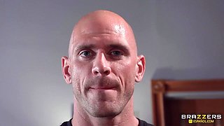 La Puta Guardiana With Johnny Sins, Ariella Ferrera - Brazzers